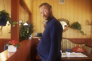 Kjetil André Aamodt drikker te